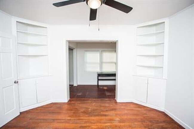 Building Photo - 1602 Avenue X