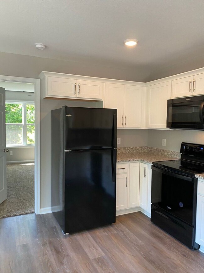 Building Photo - Brand New 2 Story Duplex!!  Close to Downt...