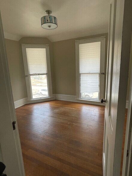 Building Photo - 2424 S Harrison St