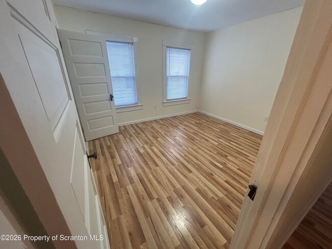 Building Photo - 610-610 N Sumner Ave