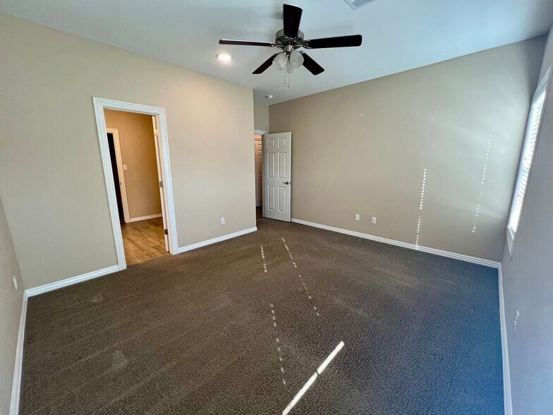 Building Photo - 9911 Landry Dr