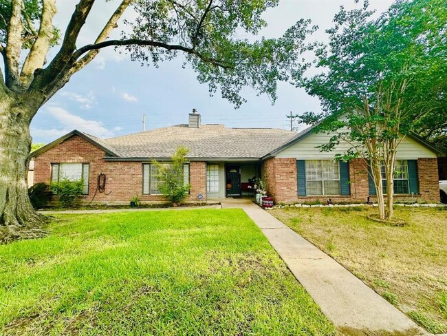 Building Photo - 19323 Lazy Valley Dr