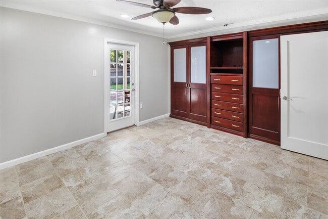 Building Photo - 6 Coralberry Ct