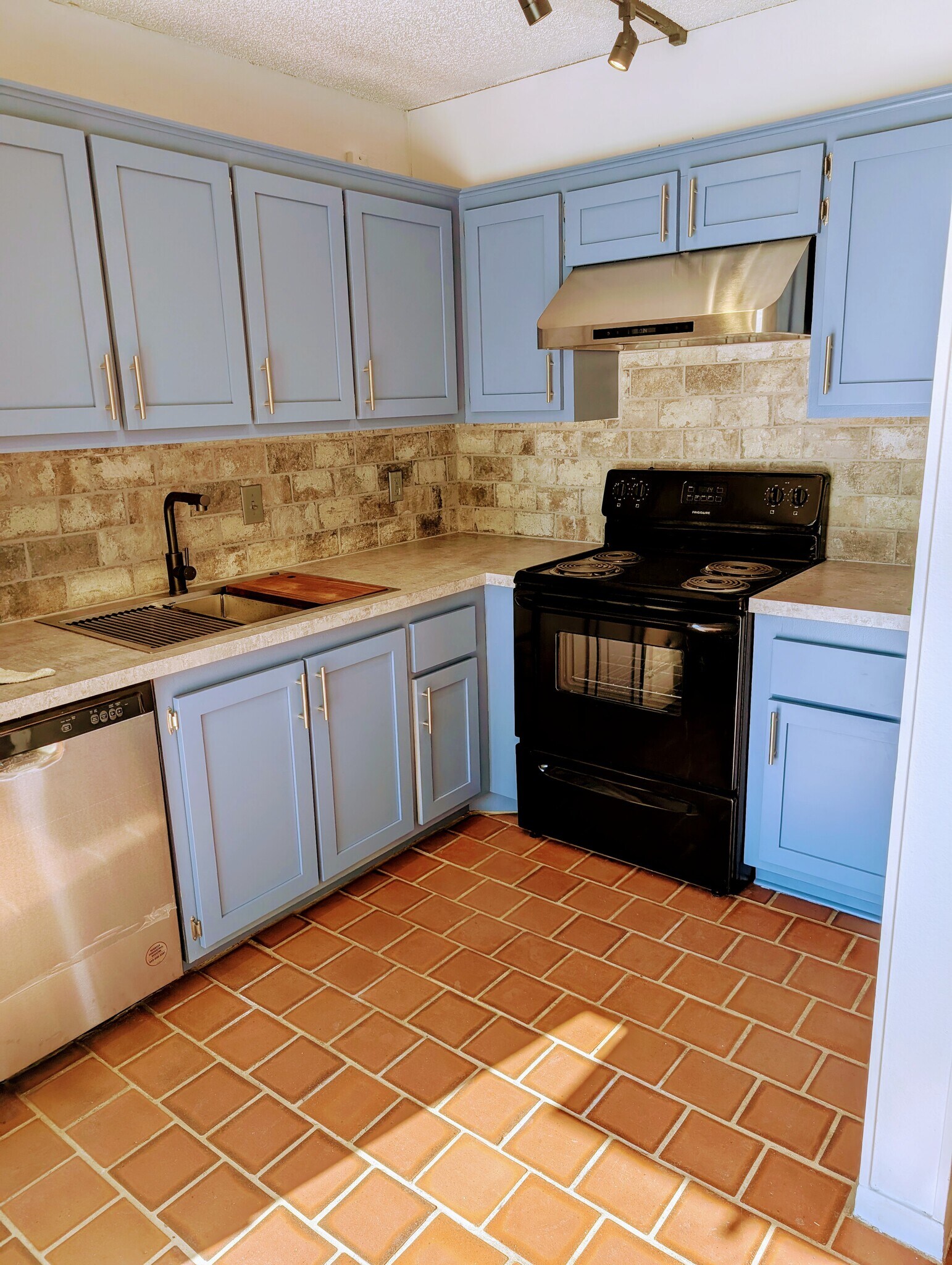 Building Photo - 1713 Park Meadows Dr