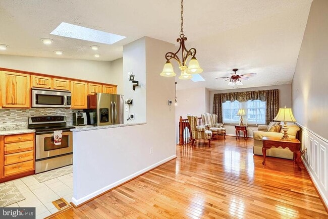 Building Photo - 8908 Goldentree Ln