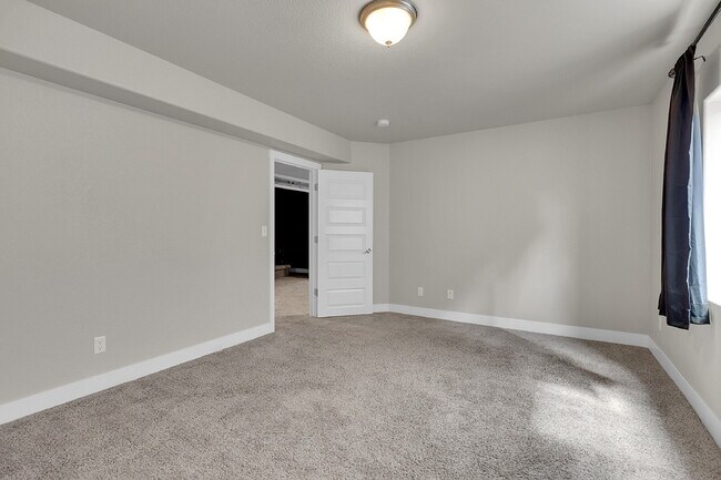 Building Photo - $3,150 - 5 Bed, 3 Bath Home in CO Springs ...