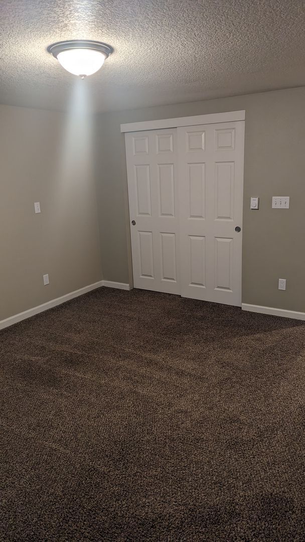 Building Photo - OR112