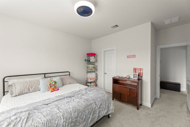 Building Photo - 1939 Shallow Canyon Ln