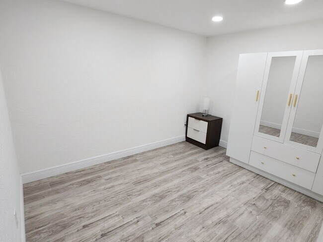 Building Photo - Fully updated 3-bedroom, 2-bath home