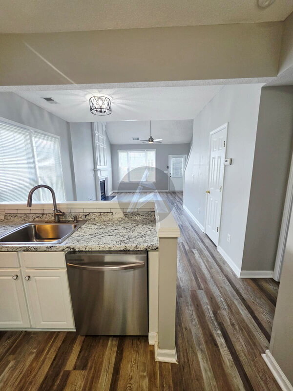 Building Photo - 1691 Woodsford Rd