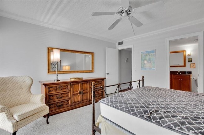 Building Photo - 2002 Granada Dr