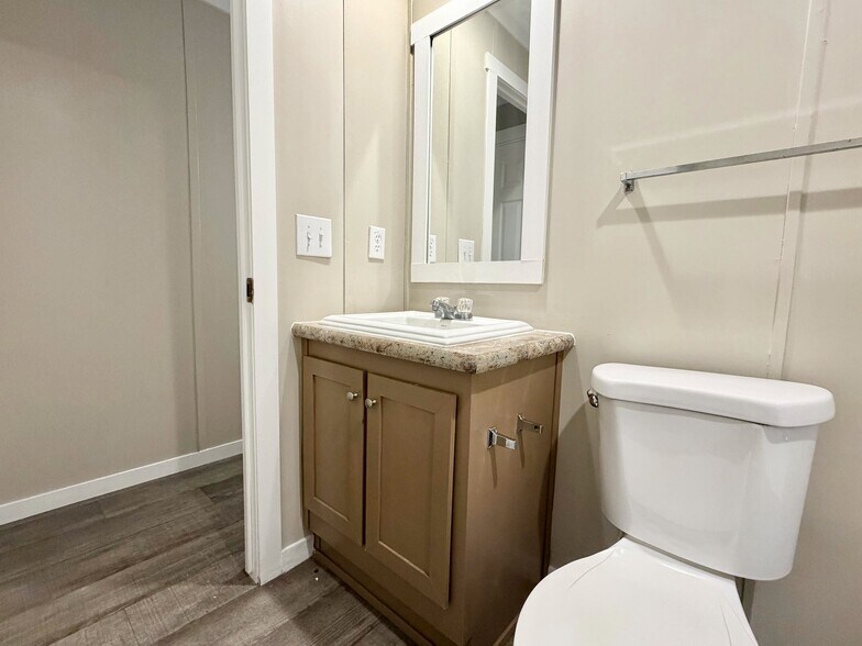 Building Photo - 109 Janice St