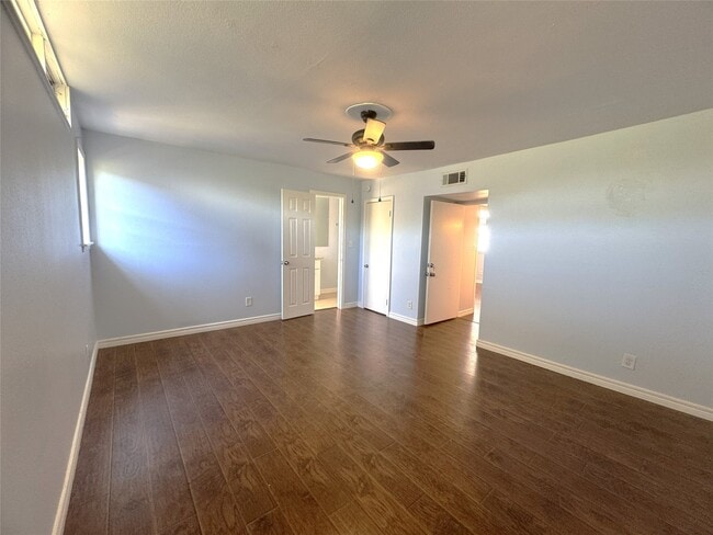 Building Photo - 6315 Deerwood Rd