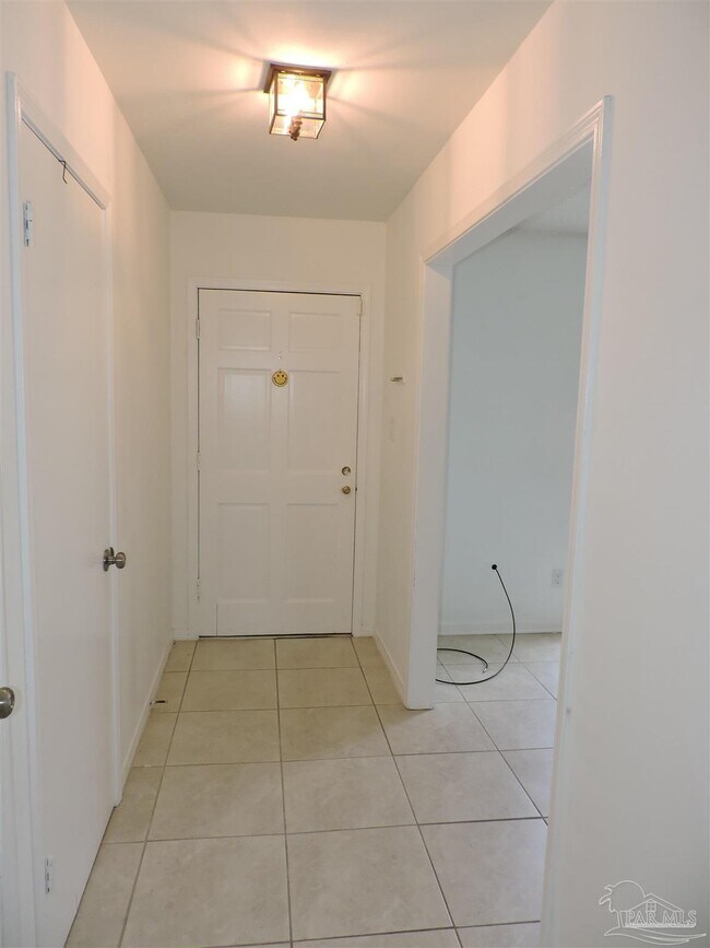 Building Photo - 2323 Silversides Loop