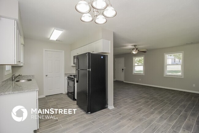 Building Photo - 2704 Aruba Dr