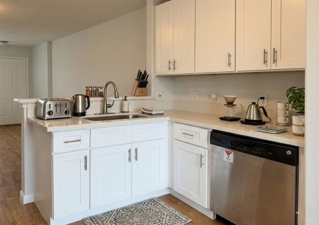 Building Photo - 6159 El Granate Dr