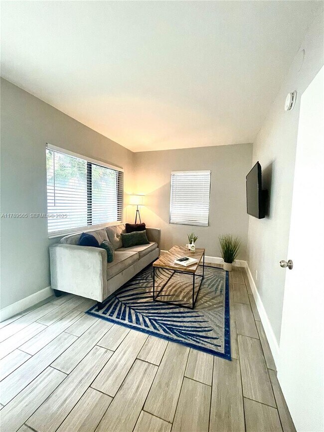 Building Photo - 820 S Federal Hwy