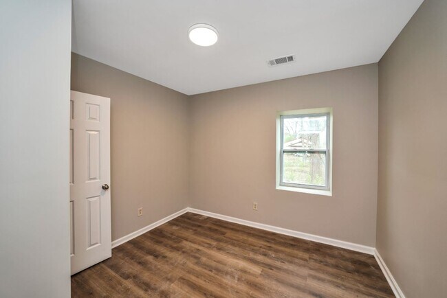 Building Photo - Renovated 4-Bed Home in Pleasant Grove!