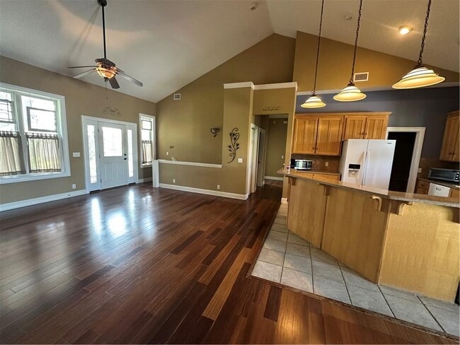 Building Photo - 109 Palmera Ln