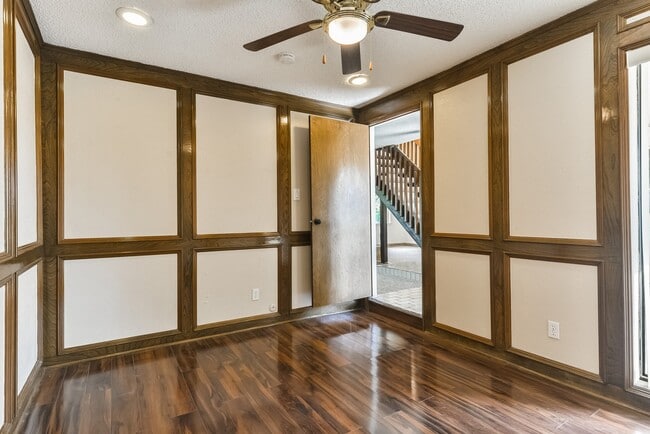 Building Photo - 15175 Diana Ln