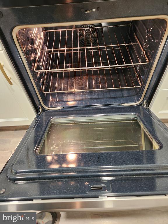 Building Photo - 5700 Olde Mill Ct