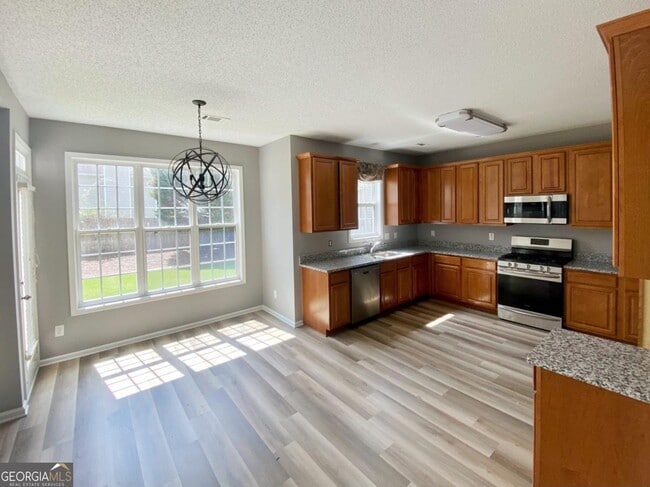 Building Photo - 675 Millbrook Villa Dr