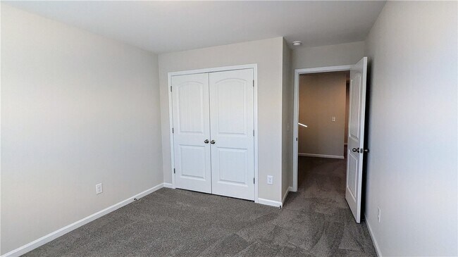 Building Photo - 249 Carvel Trl