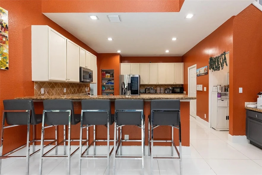 Building Photo - 15361 Whispering Willow Dr