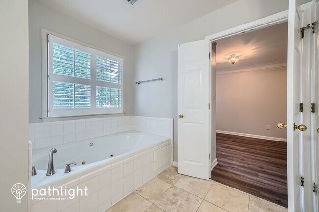 Building Photo - 3341 Rose Ridge