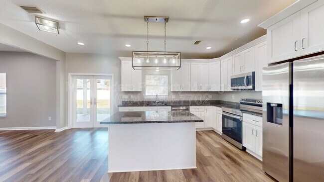 Building Photo - 12383 Tropic Dr