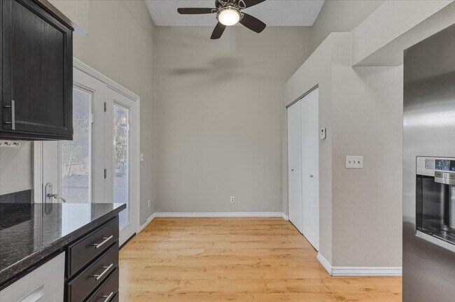 Building Photo - 4909 Fiesta Lakes St