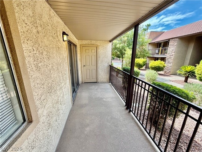 Building Photo - 4410 Sandy River Dr
