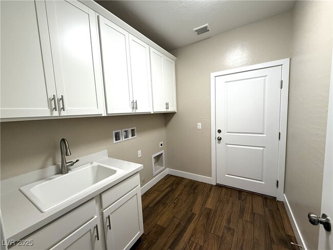 Building Photo - 1931 Rose Ct