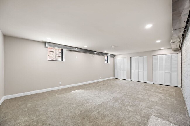 Building Photo - Thiel on 9th