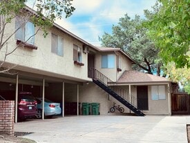 Building Photo - 131 Carlton Ave