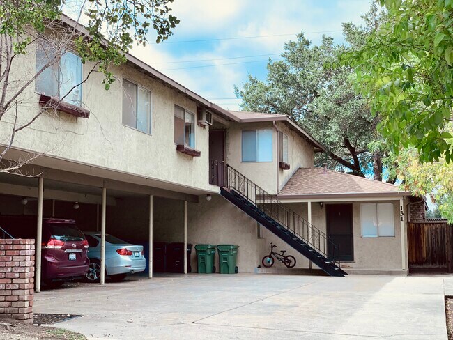 Building Photo - 131 Carlton Ave