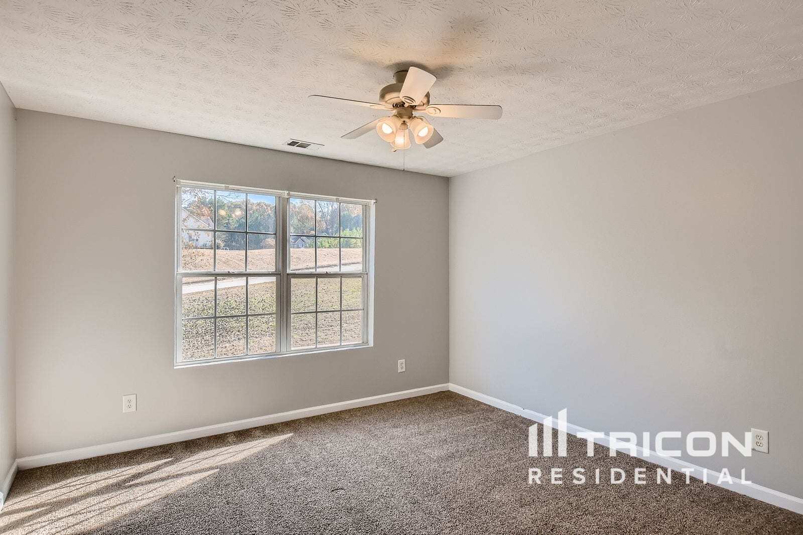 Building Photo - 1401 Lancaster Ct