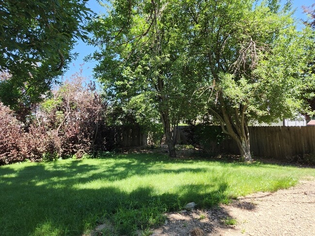 Building Photo - 4325 W 23rd St