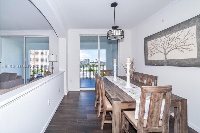 Building Photo - 17150 N Bay Rd