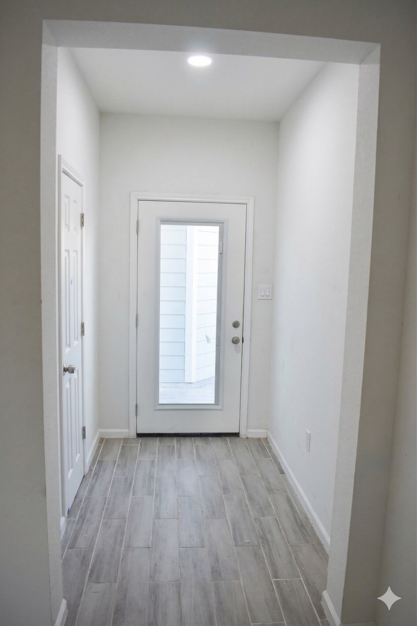 Building Photo - 7952 Blue St