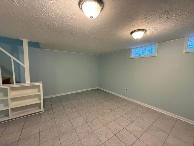 Building Photo - 10021 Frontage Rd