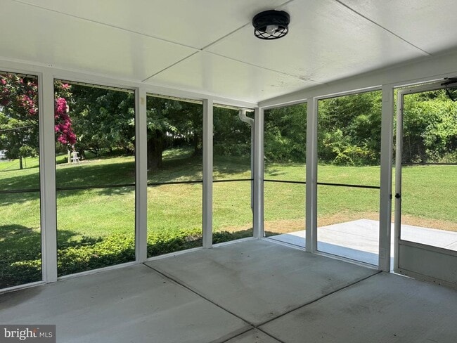 Building Photo - 1306 Pine Ridge Ln