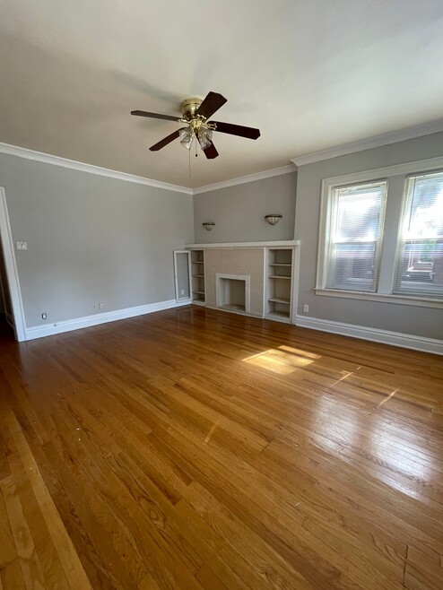 Building Photo - 6945 S Calumet Ave