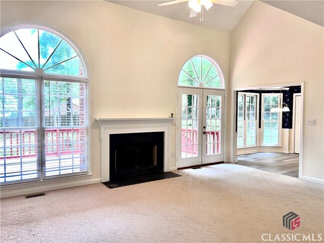 Building Photo - 120 Cedar Springs Pl