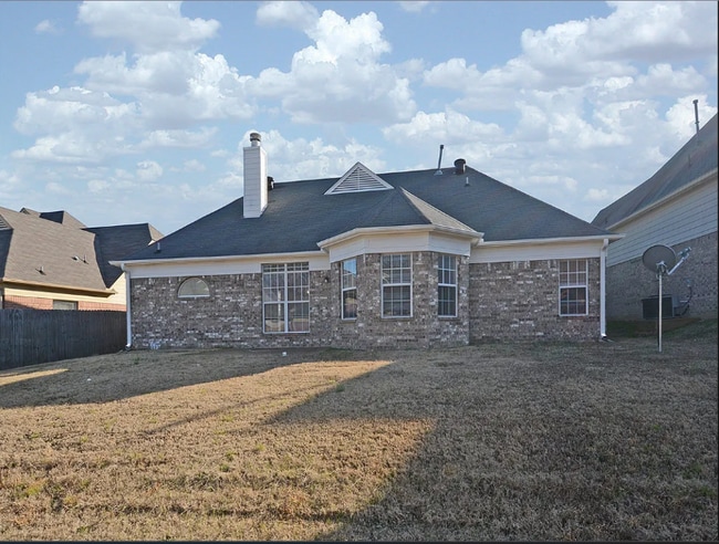 Building Photo - 4593 Tulip Run Dr