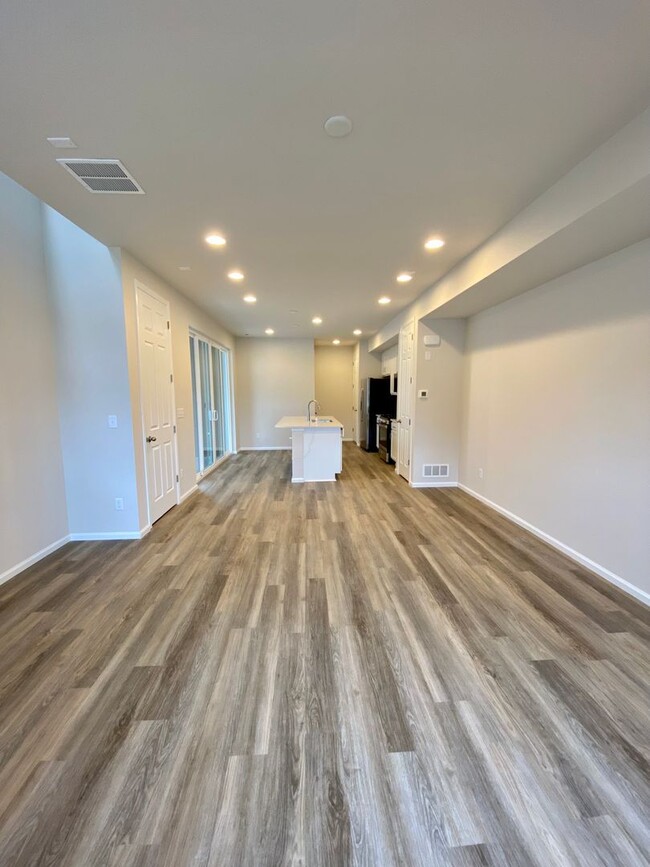 Building Photo - 8739 Scarborough Dr