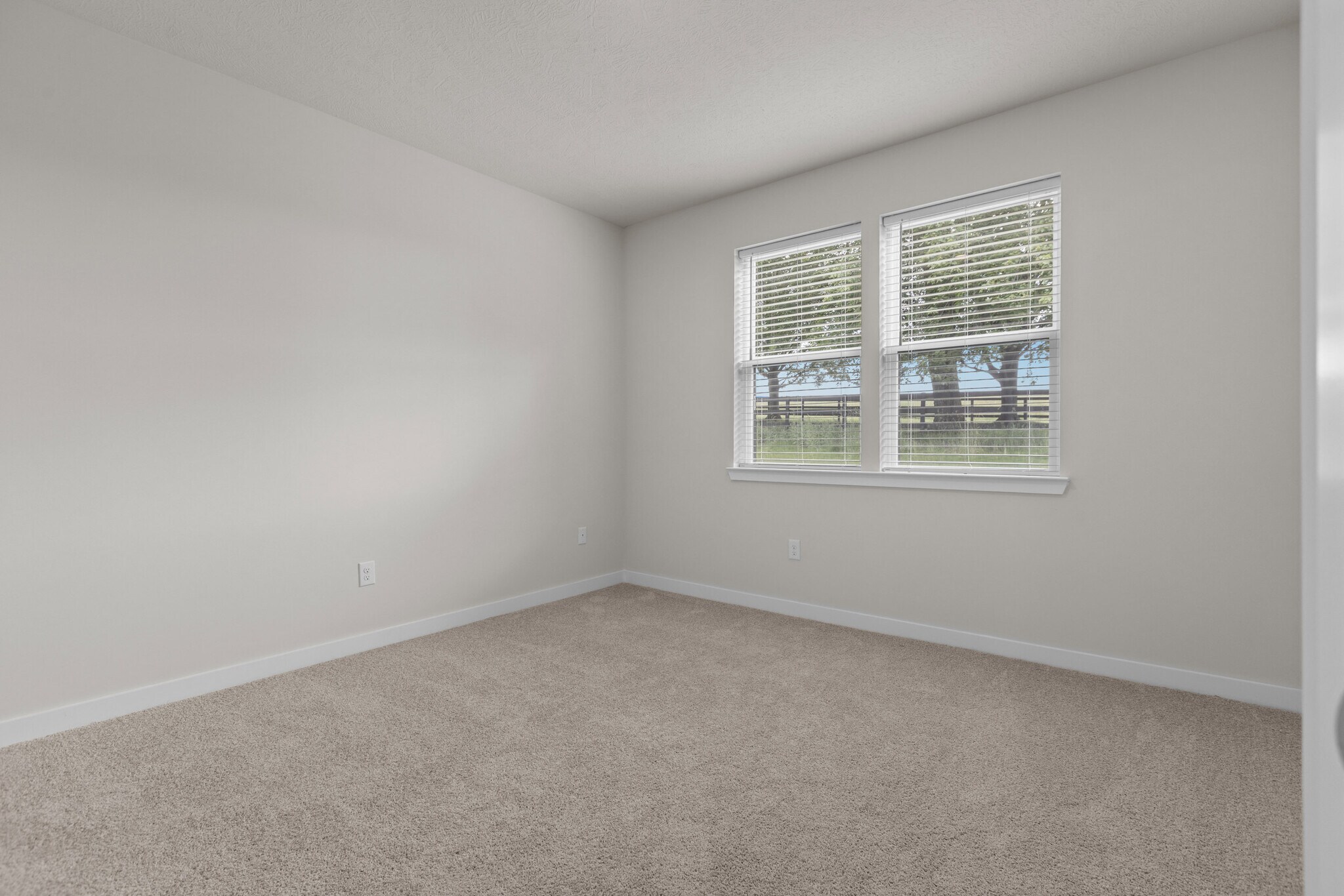 Building Photo - 216 Hanover Ln