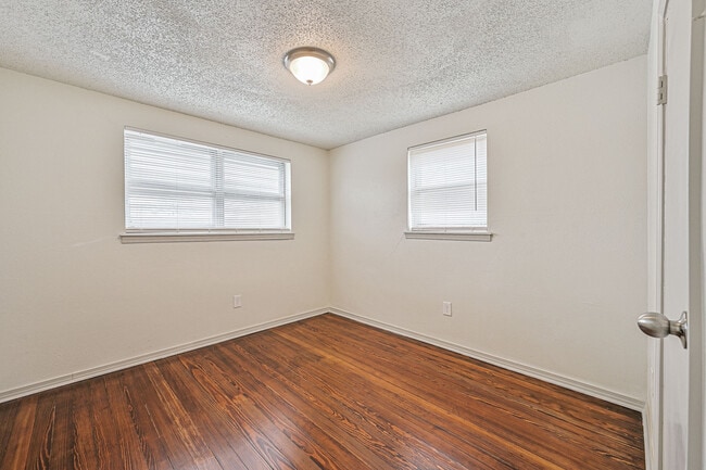 Building Photo - 2445 SW Binkley St