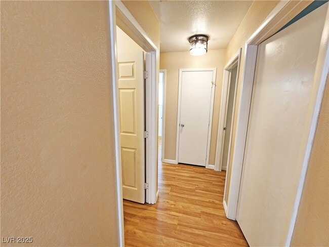 Building Photo - 1700 Sycamore Ave