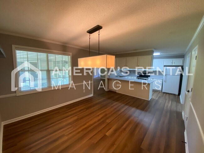 Building Photo - DEPOSIT PENDING!!! - Home for rent in Tuscaloosa! Available to View Now!